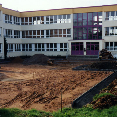 Projekt in Dorf Mecklenburg, gebaut wurde eine Schule als Sanierung, Bauvorhaben vom 01.09.1997