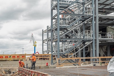 Kraftwerk Montagearbeiten